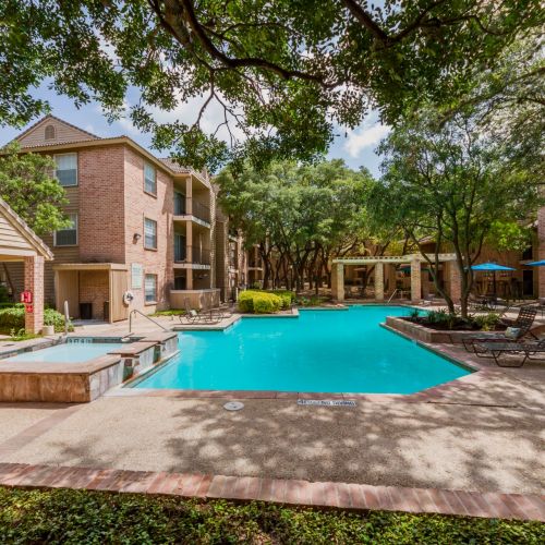 Altamonte Apartments inviting pool