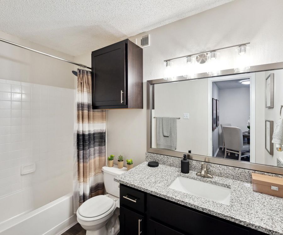 Altamonte Apartments bathroom